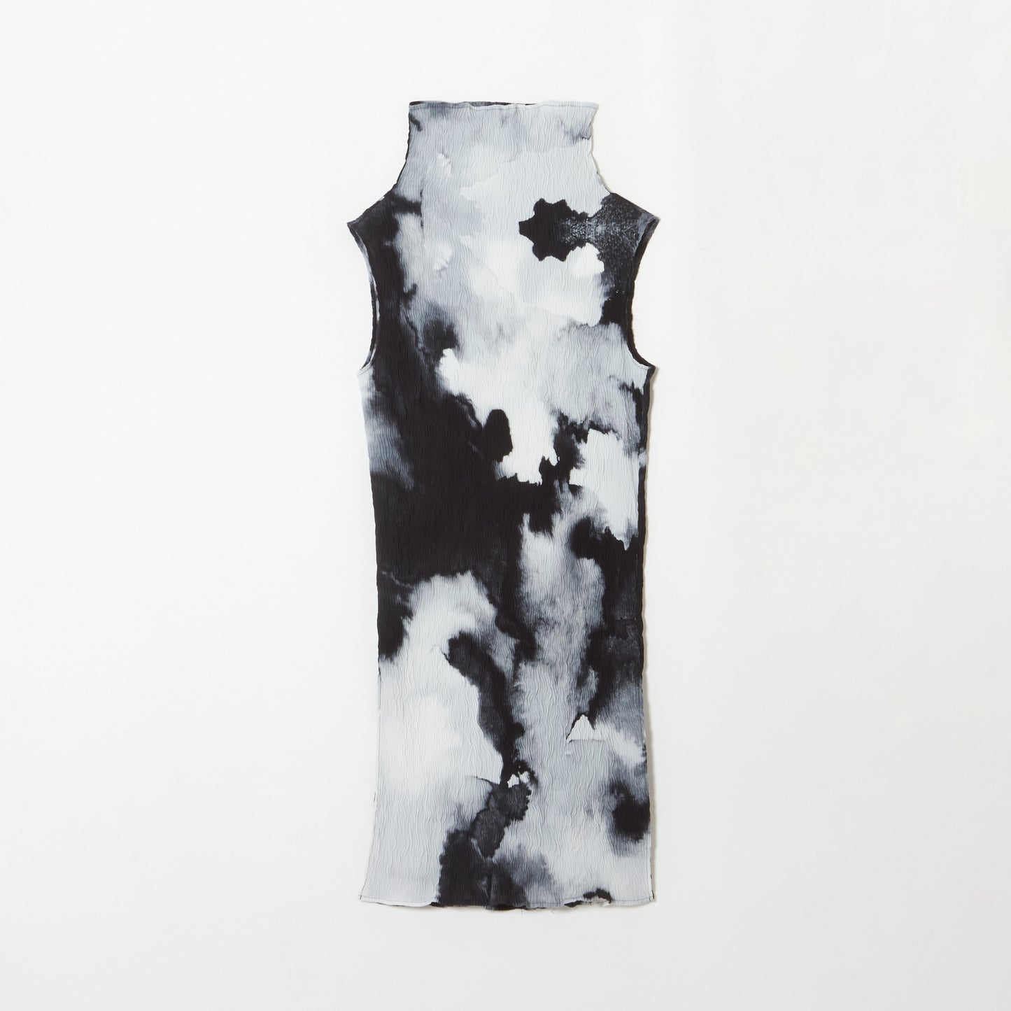 Wavy Sleeveless Turtleneck Dress with Nijimi Pattern