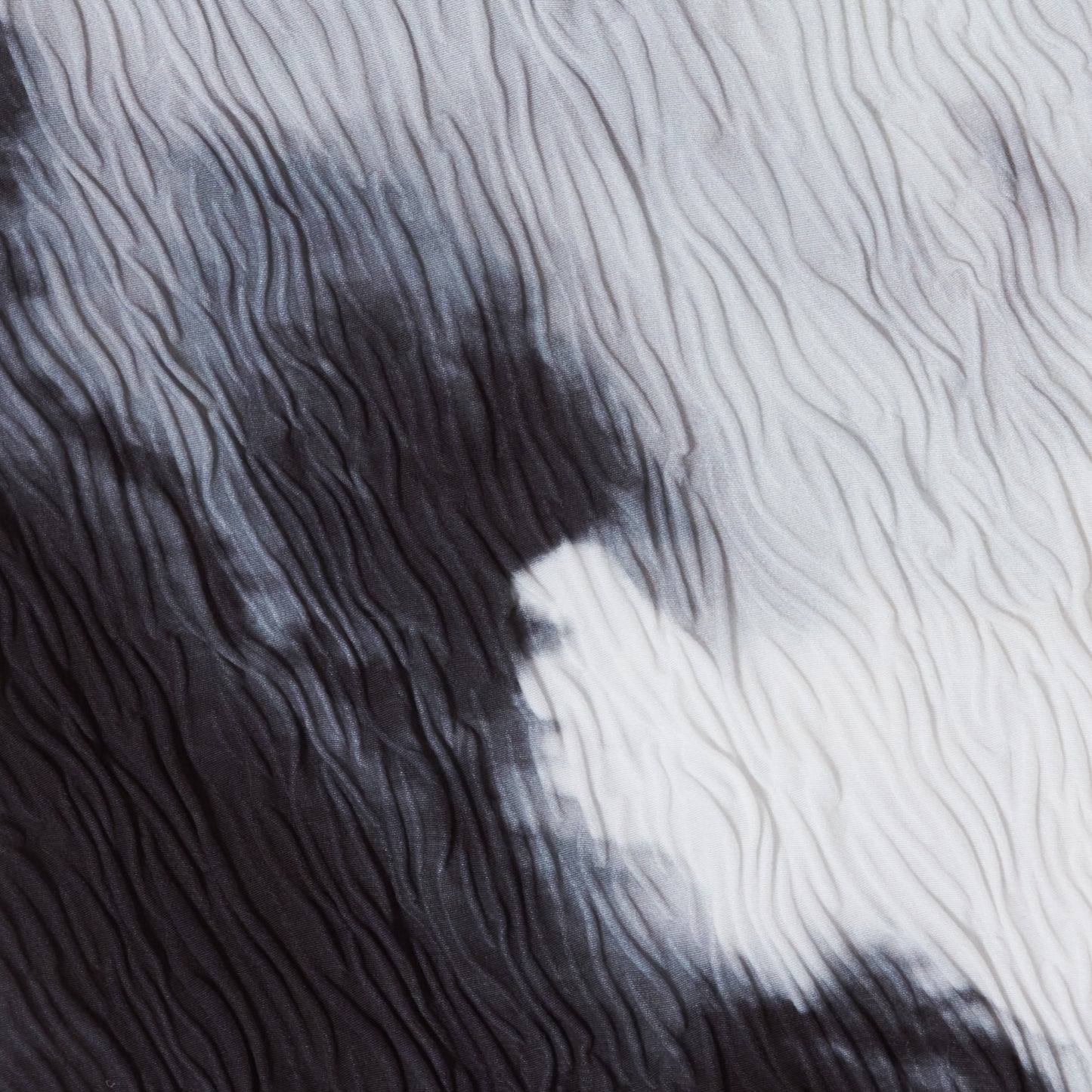 Wavy Sleeveless Turtleneck Dress with Nijimi Pattern