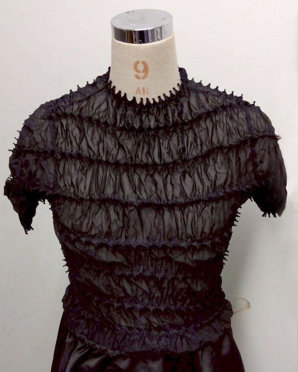 Spiky Tsukushi (Horsetail) Shortsleeve Top