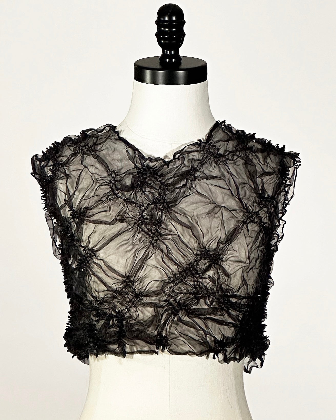 Karakusa (Arabesque) Cropped Top