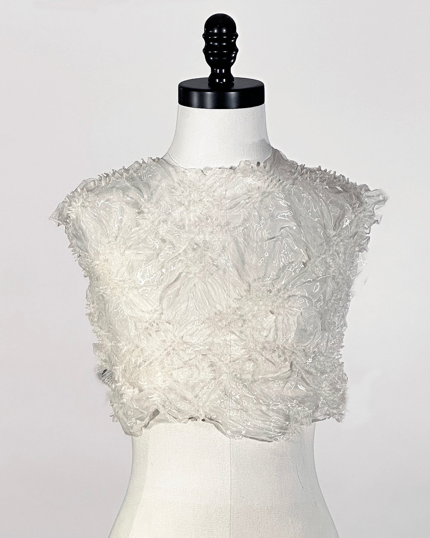 Karakusa (Arabesque) Cropped Top