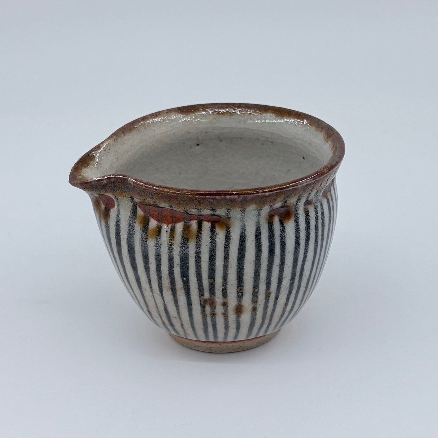Suga Pottery Fairness Cup - Gray Stripes
