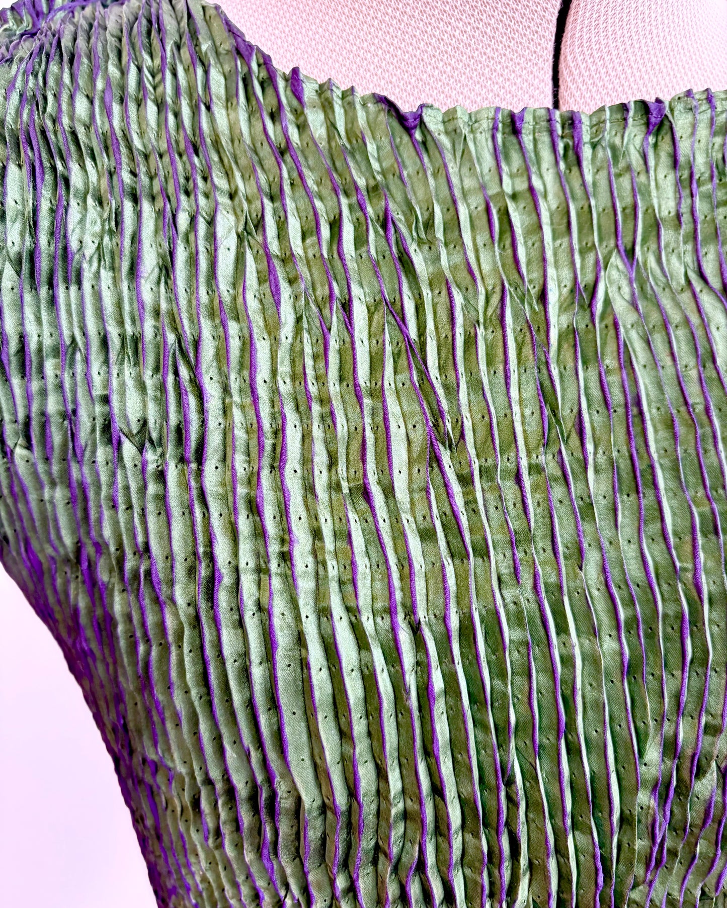 Silk Wavy Turtleneck Sleeveless Top